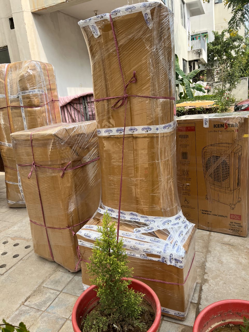 Loading team with pallet jack