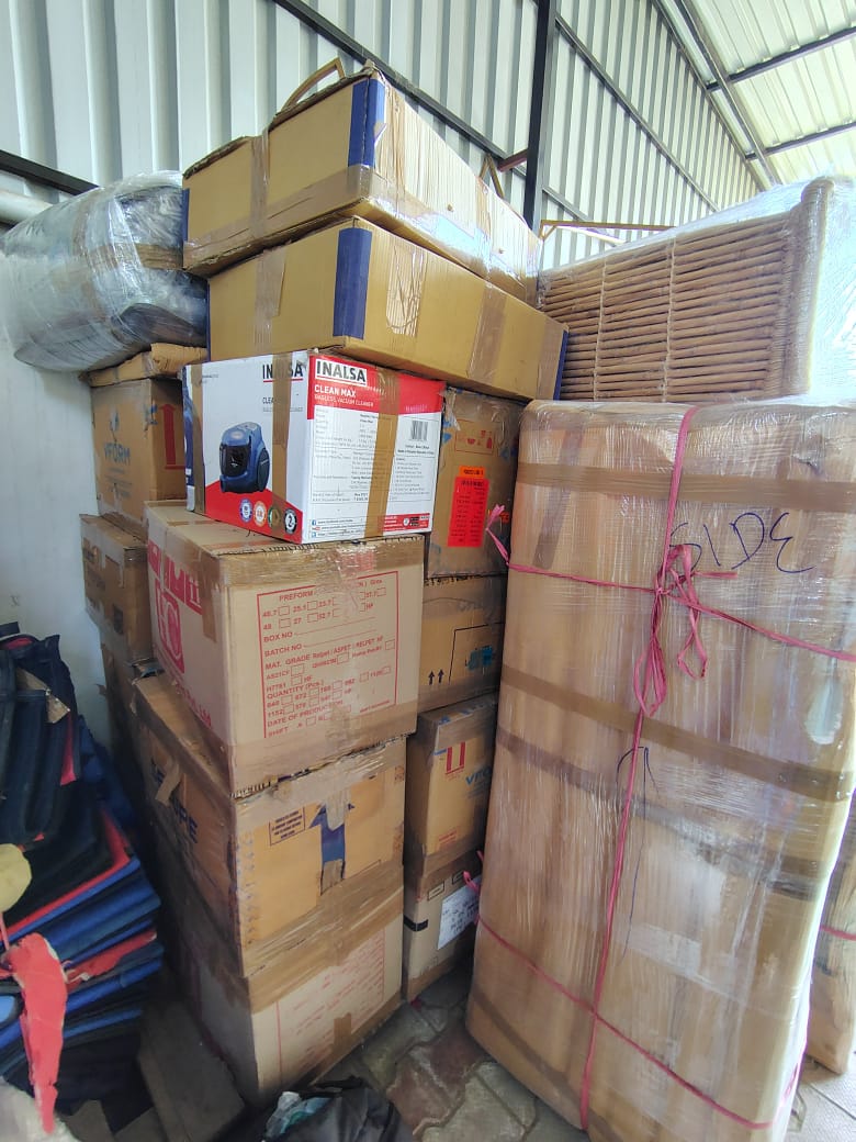 Stacked cargo container